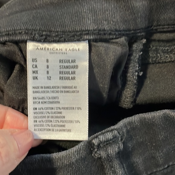 American Eagle, curvy high-rise jegging size 8 destroyed skinny black - Picture 3 of 8